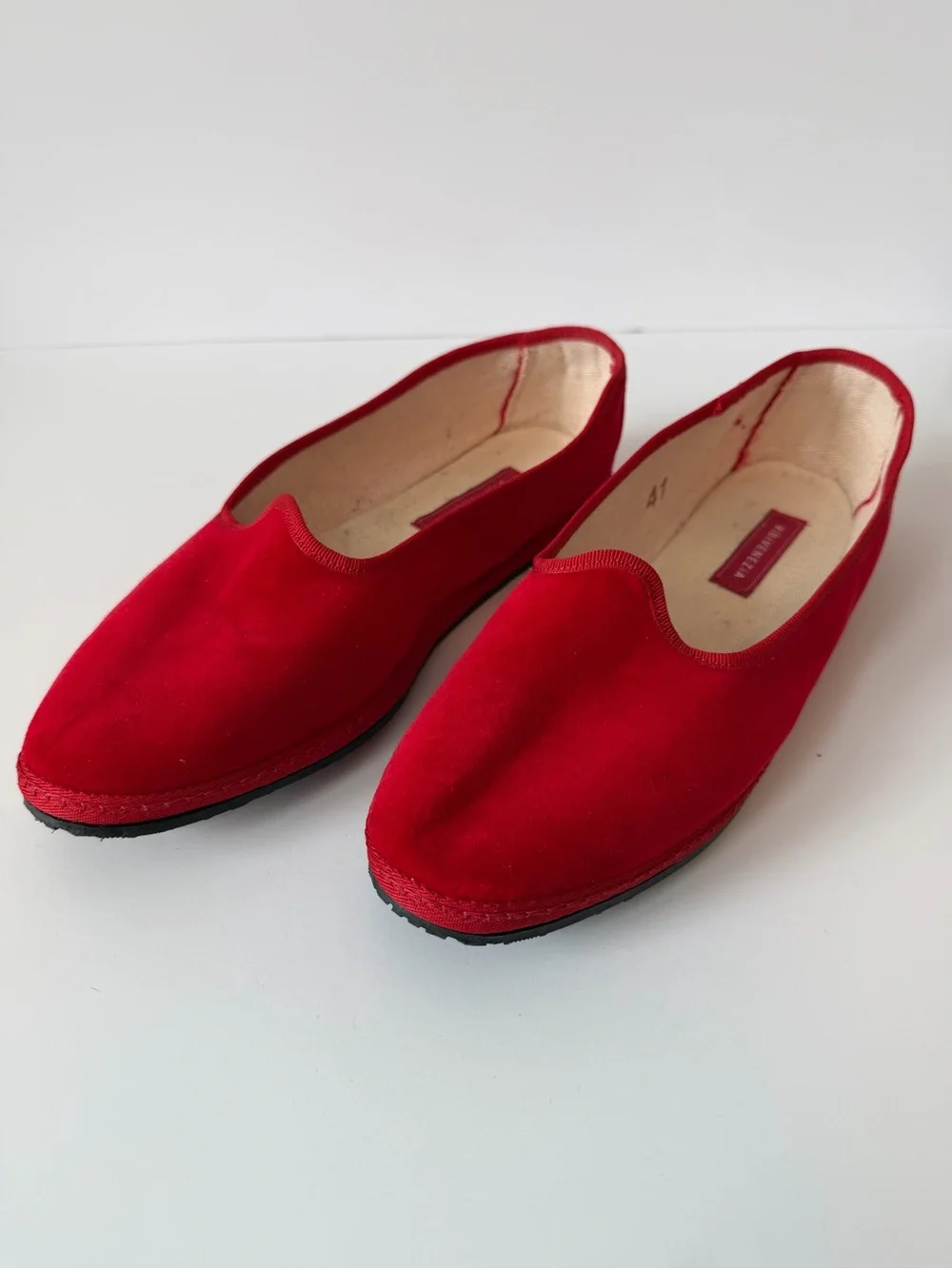 Vibi Venezia Women's Classic Velvet Rosso Flats, Size 41 (US 11) - Picture 3 of 11